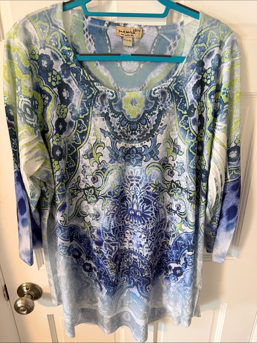 One World Blue Green White Boho Indie
3/4 Sleeve Knit Tunic Rhinestone XXXL